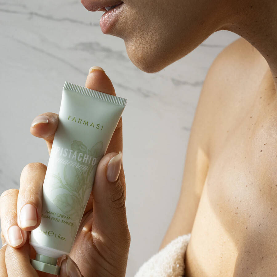 pistachio macaron hand cream
